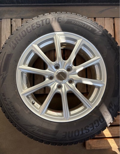 スタッドレスタイヤ4本＋アルミホイール付【225/65R17】【溝約8mm】所沢引取 