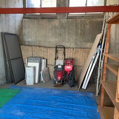 厚み1.5cmほどの外部床材に使われるようなレンガかタイル大量の画像