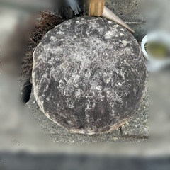 大きな石　石臼の画像