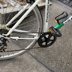 クロスバイク GRAPHIS GR-001 700×28C SHIMANO製7段ギアの画像