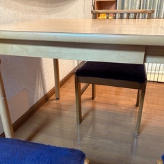 折りたたみ食卓テーブルセットの画像