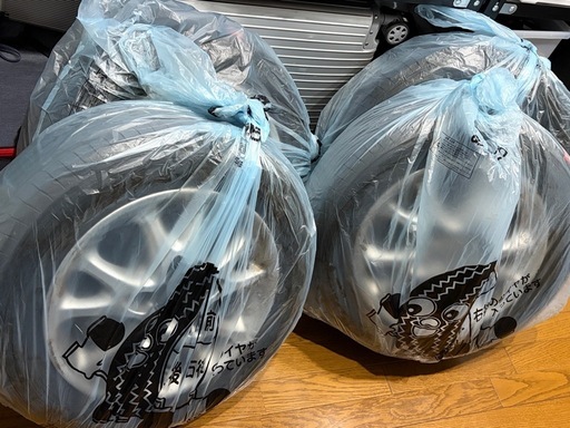 アルファロメオ 純正15インチ+使用1年未満タイヤ  4本セット195/60R15