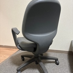 【差し上げます】
KOKUYO 事務用チェアの画像