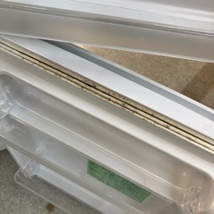 サ2601-702 YAMADA 2ドア冷蔵庫 YRZ-C09B1 2017年製 90L 動作確認済み キズ汚れ有りの画像