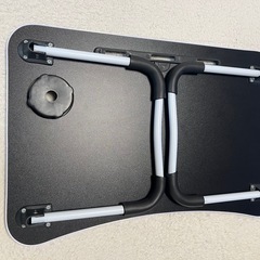 折りたたみテーブルの画像