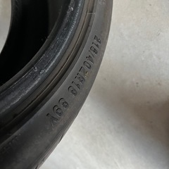 215/40/18  21年製造　サマータイヤ　1本の画像