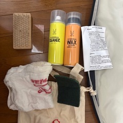 レディース用のスノーボードの板、ブーツ、ビンディング、バッグ、お手入れセットの画像