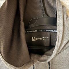 アンダーアーマー　パーカー（薄め）の画像