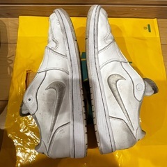  NIKE 27cm
の画像