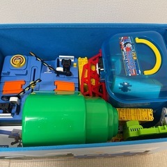 トーマス収納箱付き　プラレール　踏切　まとめ売りの画像