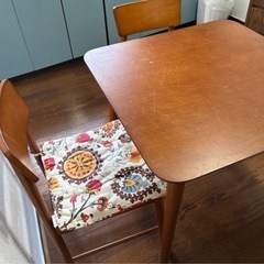 【至急】⭐︎再投稿⭐︎ テーブル　イスの画像