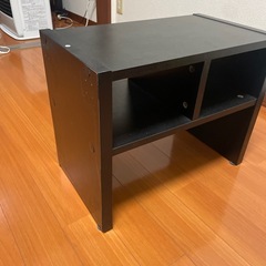  シックなサイドテーブルの画像