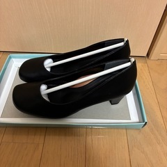 BENEBIS 23センチ　　ブラックパンプスの画像