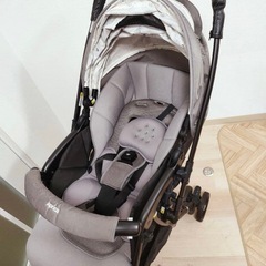 アップリカ  ベビーカーの画像