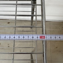 3段スチール棚の画像