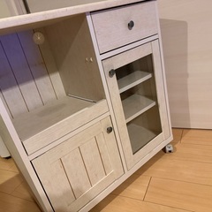 ニトリ　キッチンカウンター 食器棚 キャスター付き 幅74cm  ナチュラル　北欧 の画像