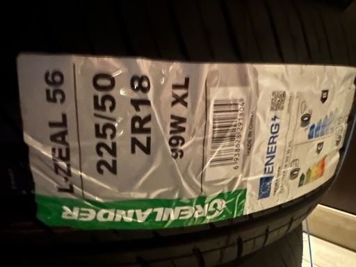 新品タイヤ　　未使用225/50R18