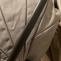 アップリカ ラクーナクッションAF 2023年モデル グレー ベビーカーの画像