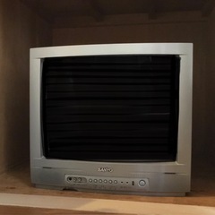 アイロン、ブラウン管テレビの画像