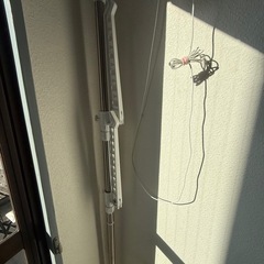 伸縮式室内物干しポール＋折りたたみアーム／省スペース／高さ調整可の画像