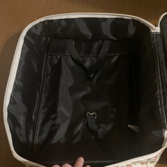 花柄スーツケースの画像