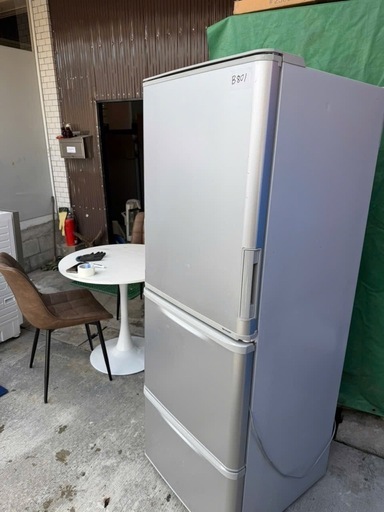 NO B801?福岡市内配送設置無料✨?シャープ SHARP 冷蔵庫(幅60.0cm) 350L 両開き 3ドア シルバー系 SJ-W