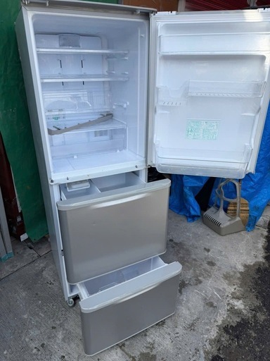 NO B801?福岡市内配送設置無料✨?シャープ SHARP 冷蔵庫(幅60.0cm) 350L 両開き 3ドア シルバー系 SJ-W