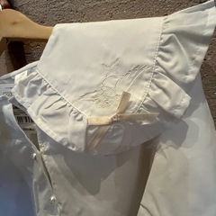 新品タグ付きシンデレラブラウス
の画像