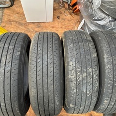 バリ溝！　ヨコハマ　ブルーアース　215/65/16 2020年製 4本セットの画像