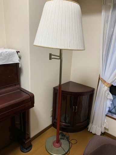 スタンド型フロアランプ