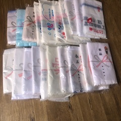 値下げ❗️収納ケース　① ➕　粗品タオル10枚の画像