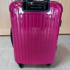 使い古した スーツケース 旅行用 海外の画像