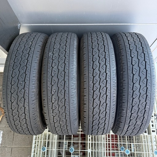195/80R15 107/105LT 2023年製造 
ブリヂストン夏タイヤ ハイエース キャラバン 車検対応品