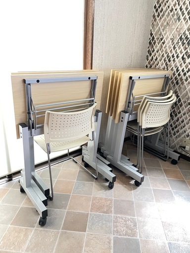 【7セット完売】スタッキングテーブル、チェアセット