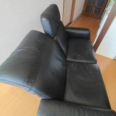 日本フクラ　本革貼り2人掛けソファの画像