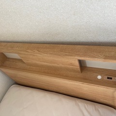 ニトリ シングル 照明・サイド収納付きベッドフレームの画像