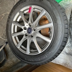 アルミホイール付Yokohamaスタッドレスタイヤの画像