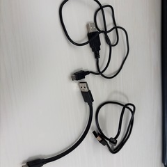 【お譲りします・0円】USBケーブル×7本、アダプタ×4つ、有線イヤホン×1つの画像