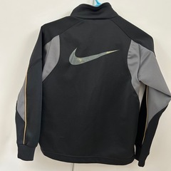 NIKE ジャージ　スポーツの画像