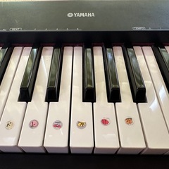 YAMAHAヤマハ電子ピアノ76鍵盤（おまけ付き）の画像