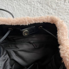 ふわふわ💓フリンジ付き　スマイルショルダーバッグの画像