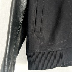 sandro メンズ ブルゾン ジャケット レザー切り替えの画像