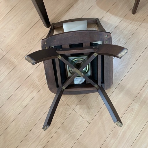 ダイニングテーブルセットお話し中です