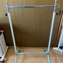 折りたたみテーブル　他必要ならオマケにの画像