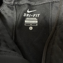 NIKE ナイキ　トレーニングウェア　羽織り　ブラック　Lサイズの画像