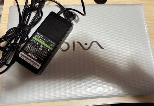 完全ジャンク】SONY VAIO 電源入らない 本体＋純正ACアダプタ (マナ