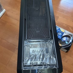 PCケースとCPUとマザボとメモリ の画像