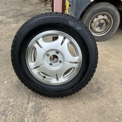 スタッドレスタイヤの画像
