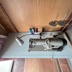 アンティークミシン、工業用ミシンの画像