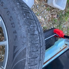 ノーマルタイヤ　ホイール付きの画像